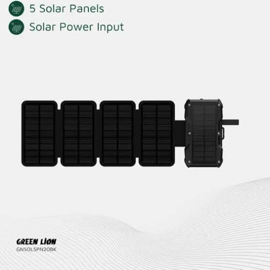 2. نمای پنلهای خورشیدی تاشوی پاوربانک گرین لاین Solar 5-Panel